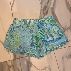 Lilly Pulitzer Green and Blue Athletic Shorts Vibrant Tropical Print